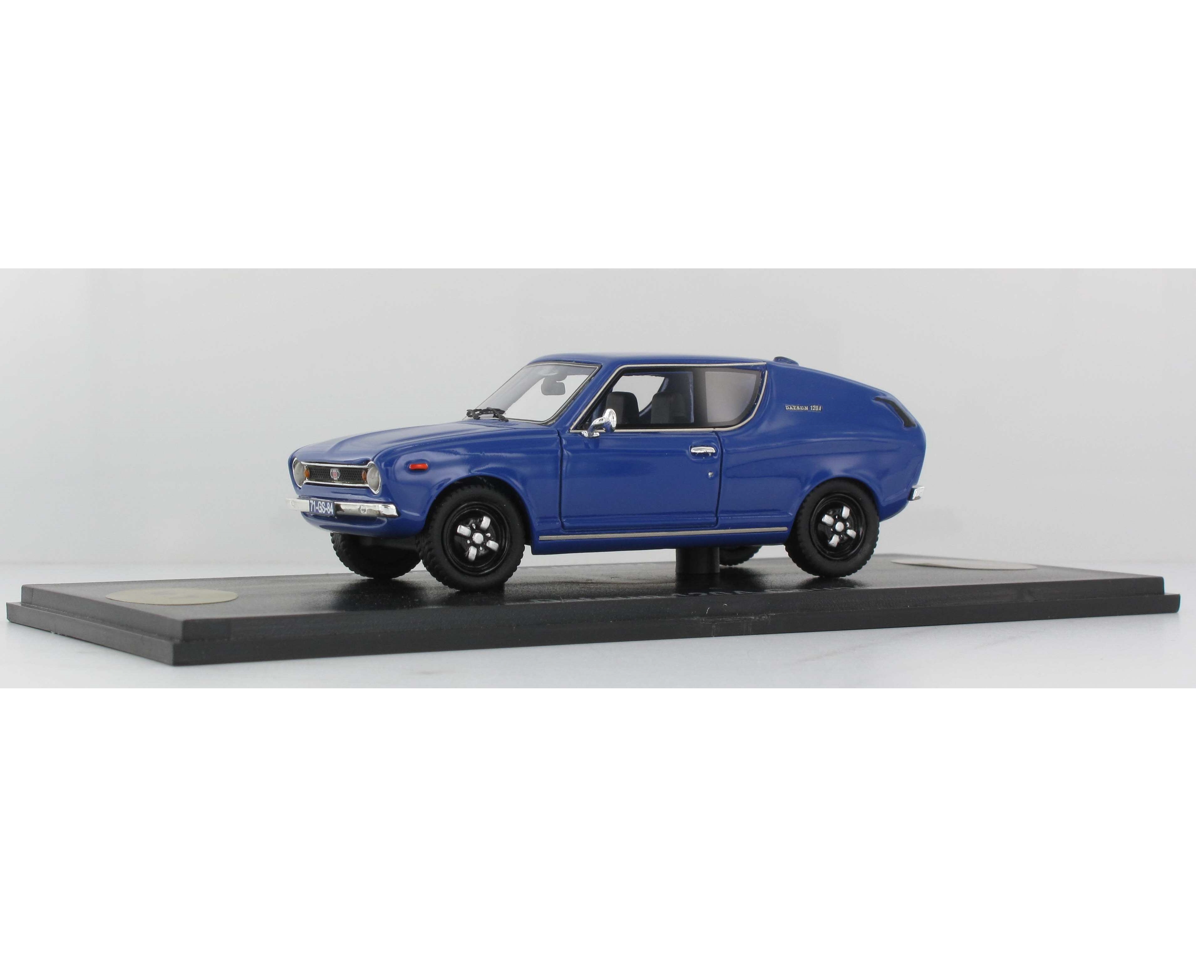 Datsun 120A Coupe blauw