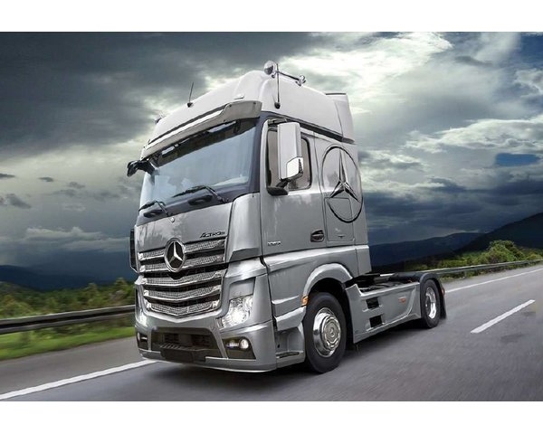 1/24 MB ACTROS MP4 GIGASPACE
