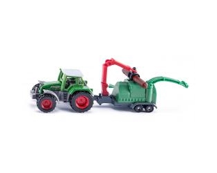 Traktor met houtversnipperaar